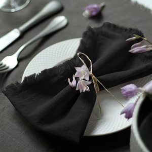 Serviettes jetables en lin 100% faites à la main de qualité supérieure Nappes Personnalisables Motifs brodés pour les mariages - Product Image 1