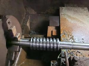 Eje helicoidal de mecanizado cnc de alta precisión personalizado de fábrica de China y juego de engranajes helicoidales para pieza de accionamiento - Product Image 3