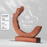 Nouvelle arrivée Médaille des champions personnalisée K9 Verre de cristal vierge sur trophée en bois Awards avec base en bois Conception de petit pont