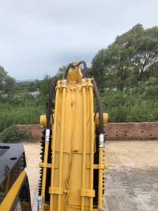 Excavatrices Komatsu PC130 |   Excavatrice sur chenilles d'occasion de 13 tonnes, fabriquée au Japon |   Machinerie de terrassement d'occasion Pompe hydraulique KYB - Product Image 4