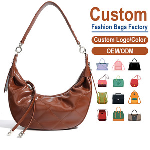 Bolso de Hombro de Cuero Vacuno de Primera Calidad, Acolchado con Patrón de Diamantes, Acabado Brillante, Doble Borla Decorativa, Estilo Moderno y Lujoso - Product Image 1