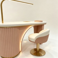 Table de manucure rose avec lampe LED demi-lune, poste de travail pour technicien(ne) d'onglerie, bureau de manucure pour salon de beauté avec accessoires assortis