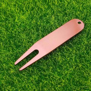 Tenedor de golf Herramientas de reparación de césped Accesorios Metal plateado Tenedor verde Plata en stock Venta al por mayor en blanco - Product Image 2