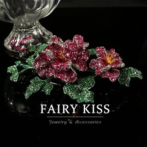 Vintage-Brosche, klassisch, hochwertige Verarbeitung, rote Blumen, grün und dicht, mit Diamanten besetzt, großartig, realistisch. - Product Image 3
