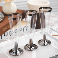 Flûte à champagne en plastique PS de couleur personnalisée Xueli, élève les toasts avec une base à bord doré pour les mariages, les galas, les événements de luxe