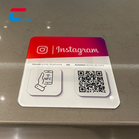 Plaque en acrylique personnalisée avec puce NFC 13,56 MHz RFID UV, design étanche pour les avis et les évaluations des entreprises (options multi-tailles)
