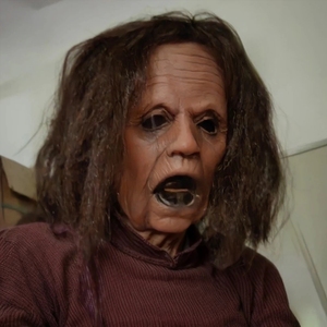 Máscara Facial Completa de Látex de Mujer Mayor Aterradora y Reventona para Halloween, Divertida y Extravagante, Accesorio de Disfraz para Fiestas, para Mayores de 18 Años - Product Image 5