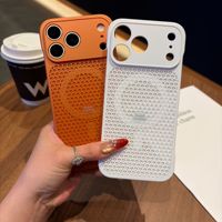 Coque creuse respirante pour iPhone 17 Pro Max avec chargement magnétique, bord sans cadre et panneau de refroidissement en nid d'abeille
