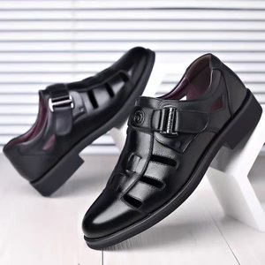Chaussures habillées plates en <span class=keywords><strong>cuir</strong></span> PU pour hommes d'affaires Sandales creuses d'été avec semelle souple antidérapante personnalisable pour les personnes âgées - Product Image 5