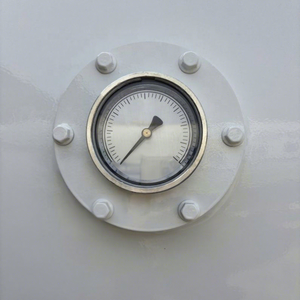 Camion-citerne mobile HOWO 2000/2500 gallons pour distribution de carburant, essence et diesel - Product Image 5