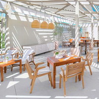 Ensemble de luxe JEILI : Chaise tressée en corde et table en bois – Mobilier moderne d'extérieur pour restaurants et complexes hôteliers