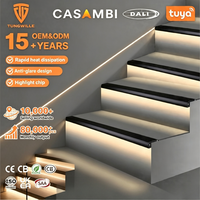 Profil LED droit sur mesure avec étanchéité IP65 et 3 températures de couleur sélectionnables pour un éclairage durable des escaliers extérieurs