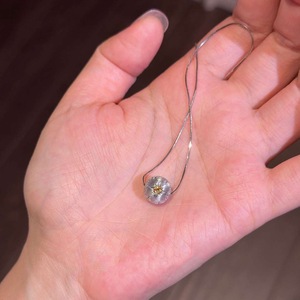 Collar de Plata de Ley S925 con Cuentas de Flores Multifacéticas, Collar Sencillo y Personalizado con Cuentas Brillantes de Superficie Tallada - Product Image 2