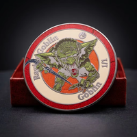 Badge en émail personnalisé en gros pour jeu de cartes de table, thème fantaisie anime, pour collection, en métal, avec logo personnalisé d'usine, en boîte