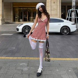 Vestido corto de verano para mujer con encaje, estampado a cuadros, cuello en V, halter con lazo y corte en A. - Product Image 5