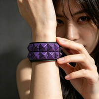 Bracelet en cuir ajustable à rivets carrés violets style punk, accessoire de fête tendance