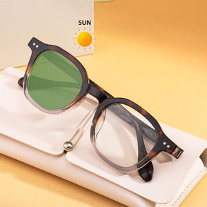 Lunettes de soleil à changement de couleur ZT-99304 pour femmes, verres PC UV400, monture noire en plastique et métal, protection solaire classe 2 - Product Image 5