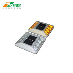 Hk-Jd105 Balise solaire carrée en aluminium avec éclairage LED pour montage au sol IP65 - Product Image 4