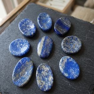 Piedras Ovaladas de Lapislázuli Pulido Natural, Colección de Cristales Curativos para Decoración del Hogar - Product Image 1