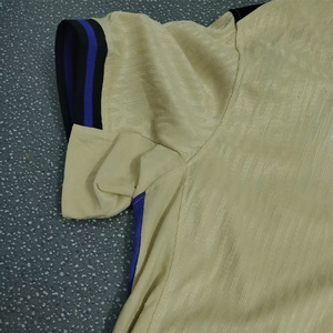 Échantillon Gratuit <span class=keywords><strong>Maillot</strong></span> de Foot Rétro Personnalisé Impression Numérique Séchage Rapide pour Adultes Tenue de Football - Product Image 3