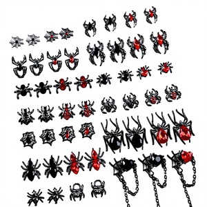 Breloques d'ongles en argent en gros pour Halloween, en alliage, motif araignée, cœur, chaîne, strass 3D pour manucure, salon et décoration DIY - Product Image 1