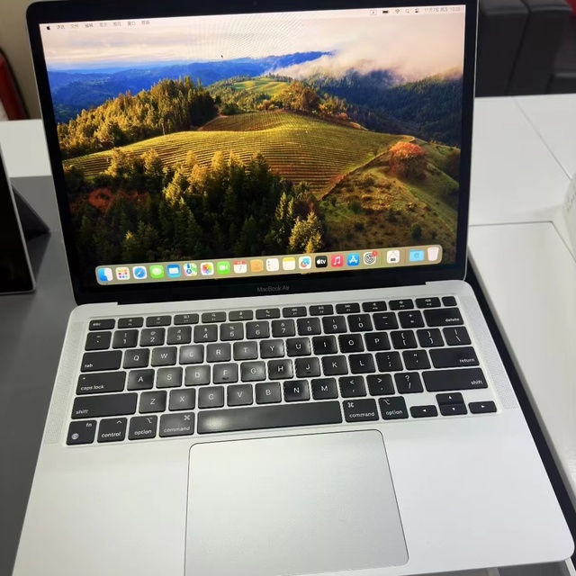 Second-hand MaKBook Air 15 M3 8GB 256G 15.6inch MAK OS 10 Core Graphics Card Fingerprint Recognition Backlit Keyboard Notebook