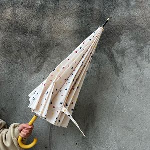 Parapluie manuel long à manche en J en bois, imprimé petit cœur, avec logo personnalisé OEM, pour femme, cadeau, vente en gros - Product Image 4