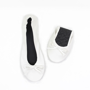 Zapatos blancos de fiesta personalizados para mujer, planos de viaje plegables, Ballet para chicas bonitas - Product Image 1