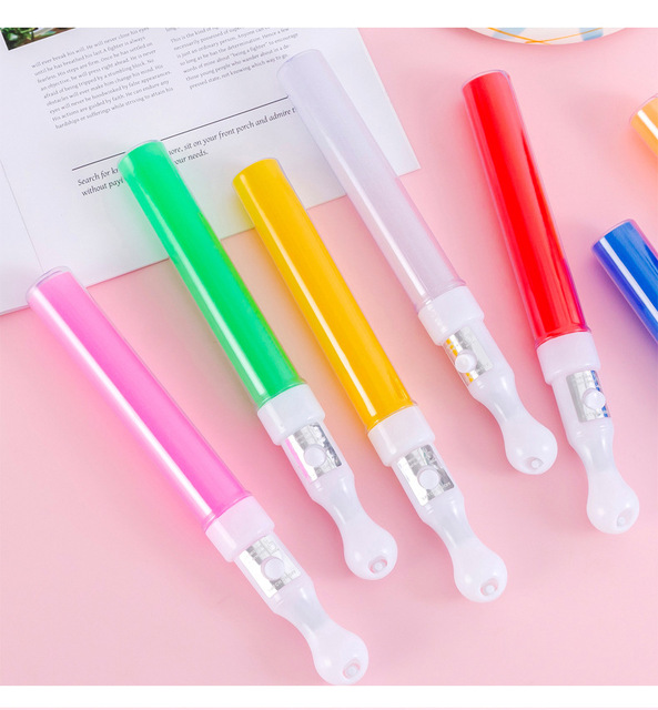 Wholesale Durable Portable Multicolored LED Glow Stick Flashing Effect Includes Battery for Concert Festival Celebration Party