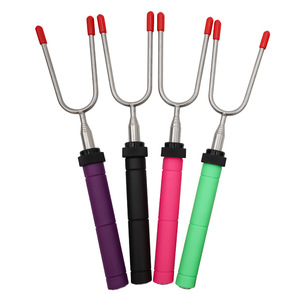 Fourchette de barbecue télescopique en acier inoxydable Chef Season Show, outil de grillade rotatif à 360 degrés pour l'extérieur avec poignée colorée - Product Image 3