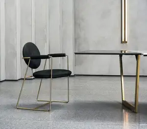 Sillas de comedor de diseño moderno y barato, silla de comedor tapizada con pata de Metal dorada