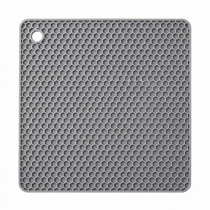 Sous-plat carré en silicone gris 18 cm, antidérapant, résistant à la chaleur, pour cuisine, qualité alimentaire, support <span class=keywords><strong>de</strong></span> casserole personnalisé, <span class=keywords><strong>set</strong></span> <span class=keywords><strong>de</strong></span> dessous <span class=keywords><strong>de</strong></span> plat - Product Image 1