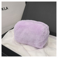 Sac à cosmétiques en peluche douce de grande capacité MKW7399, faible MOQ, sac de rangement miniature léger et mignon, trousse à maquillage gonflée avec fermeture éclair