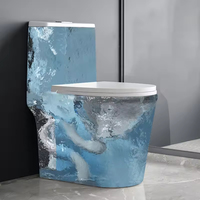 WC monobloc moderne en porcelaine avec siphon allongé et double chasse pour salle de bain