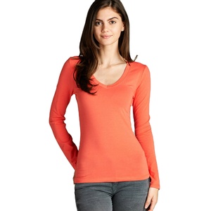 Camiseta de manga larga con cuello de pico para mujer, Camiseta básica activa de peso ligero, camisetas de manga larga con estampado personalizado - Product Image 1