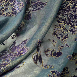 Nuova Collezione Primavera Estate in Velluto Bruciato Dorato per Camicie Eleganti, Abiti e Abiti da Sera - Product Image 4