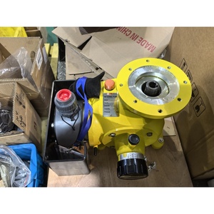 Pompe doseuse à piston série CNF JZ, avec têtes de pompe en acier inoxydable 304/316, débit maximal de 2400 LPH - Product Image 3