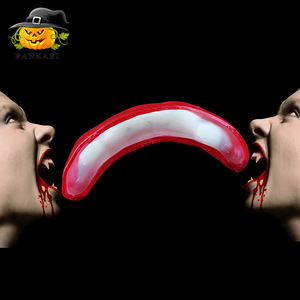 Colmillos de Vampiro de Vinilo PVC para Disfraces de Halloween con Detección de Agujas para Uso en Cine y Escenario - Product Image 4