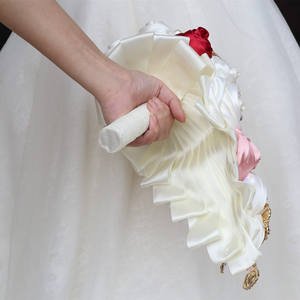 <span class=keywords><strong>Bouquet</strong></span> <span class=keywords><strong>de</strong></span> <span class=keywords><strong>mariée</strong></span> IFG, cascade <span class=keywords><strong>de</strong></span> fleurs <span class=keywords><strong>de</strong></span> <span class=keywords><strong>mariée</strong></span>, ruban crème, rose <span class=keywords><strong>avec</strong></span> cristal - Product Image 2