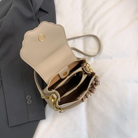 Sac à bandoulière pour femme 2026 Nouvelle Collection Haut de Gamme Tendance Vintage Artistique Style Chinois Brodé en PU avec Fermeture Éclair