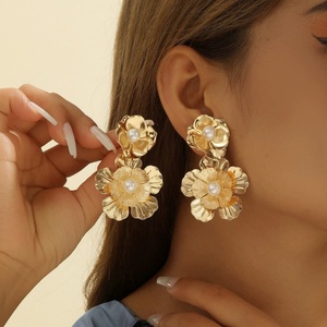 Jingciren Boutique, pendientes de alta gama a la moda europea y americana, pendientes dulces para mujer, pendientes, embalaje elegante en caja de regalo - Product Image 3