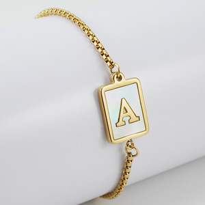 Bracelet d'initiales de chaîne de bijoux d'<span class=keywords><strong>horoscope</strong></span> personnalisé, coquille naturelle, 26 lettres carrées, chaîne réglable, Bracelet de lettres initiales - Product Image 1