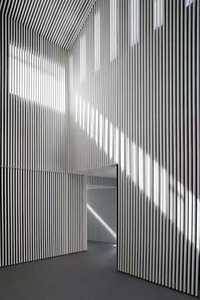 Panneau mural suspendu en aluminium pour décoration intérieure - Product Image 6