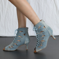 Bottes de danse jazz professionnelles pour femmes en jean bleu, à bout ouvert, découpées, talons aiguilles, fermeture éclair arrière, semelle extérieure en cuir véritable, style latin