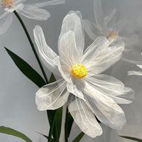 Petite marguerite géante blanche personnalisée, décorations de mariage en papier, ensemble debout en soie pour vitrine de magasin pour l'obtention du diplôme