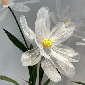 Personalizado blanco pequeña Margarita gigante flor de papel decoraciones de la boda de seda de pie conjunto para tienda escaparate para graduación - Product Image 3