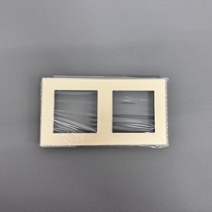 AB Standart Priz Fişi 82mm Entegre Alman Fransız Tarzı Altın Cam Panelli Duvar Anahtarı ve Priz Modülü Kombinasyonu - Product Image 3