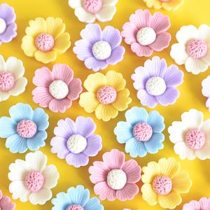 Magnifiques breloques plates en résine en forme de fleurs pour la création de bijoux DIY et accessoires pour coques de téléphone portable - Product Image 4