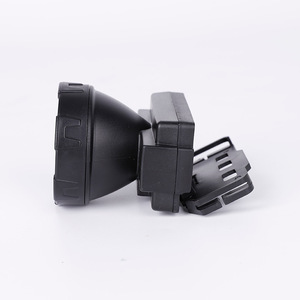 Linterna frontal LED para exteriores, recargable, 2000 mAh, impermeable, con diadema ajustable para senderismo, camping y ciclismo nocturno. - Product Image 4