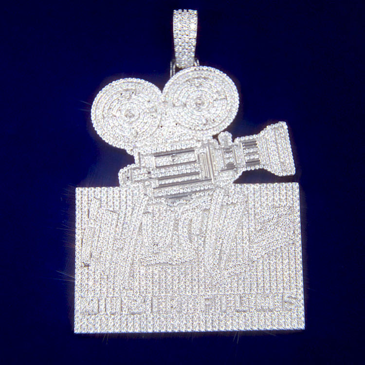 Sertissage complet de diamants glacés